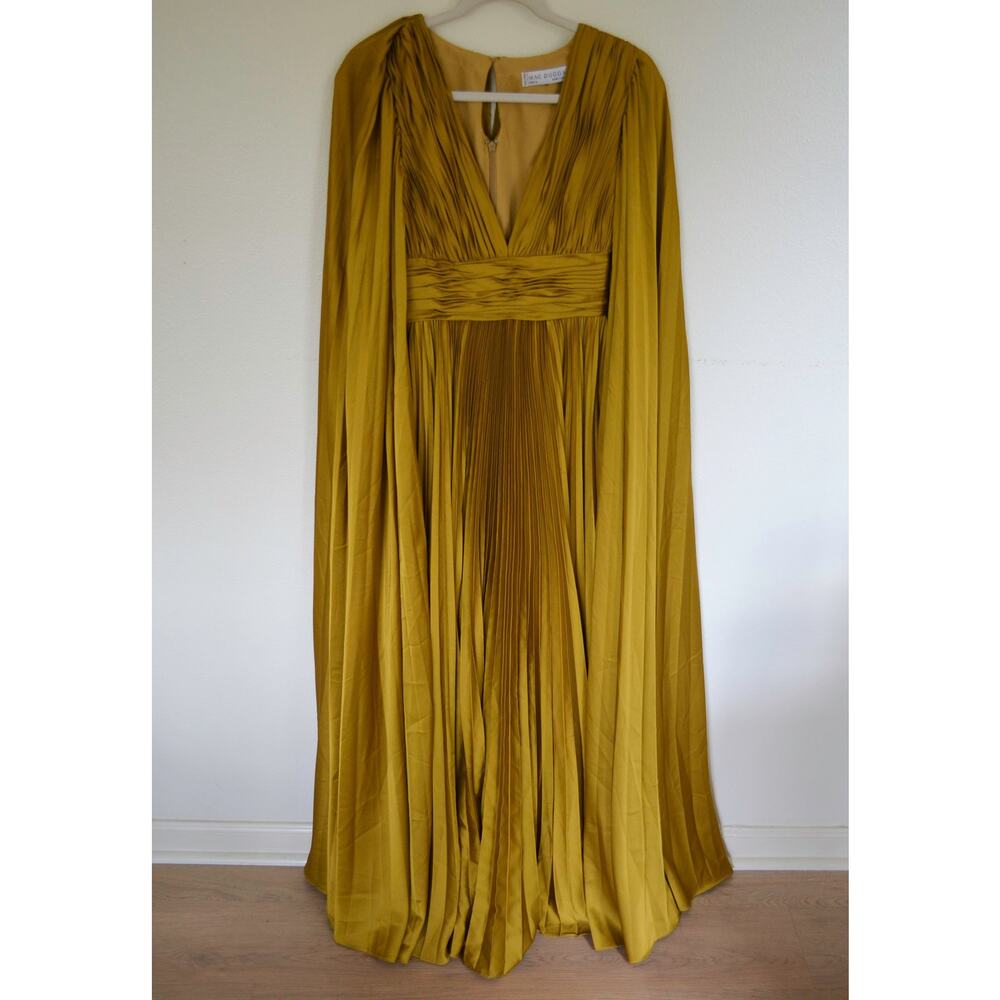 Mac Duggal Pleated Charmeuse V Neck Gown With Cape - Picture 3 of 8